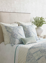 Ann Gish Blues 96x52 Oporto Throw