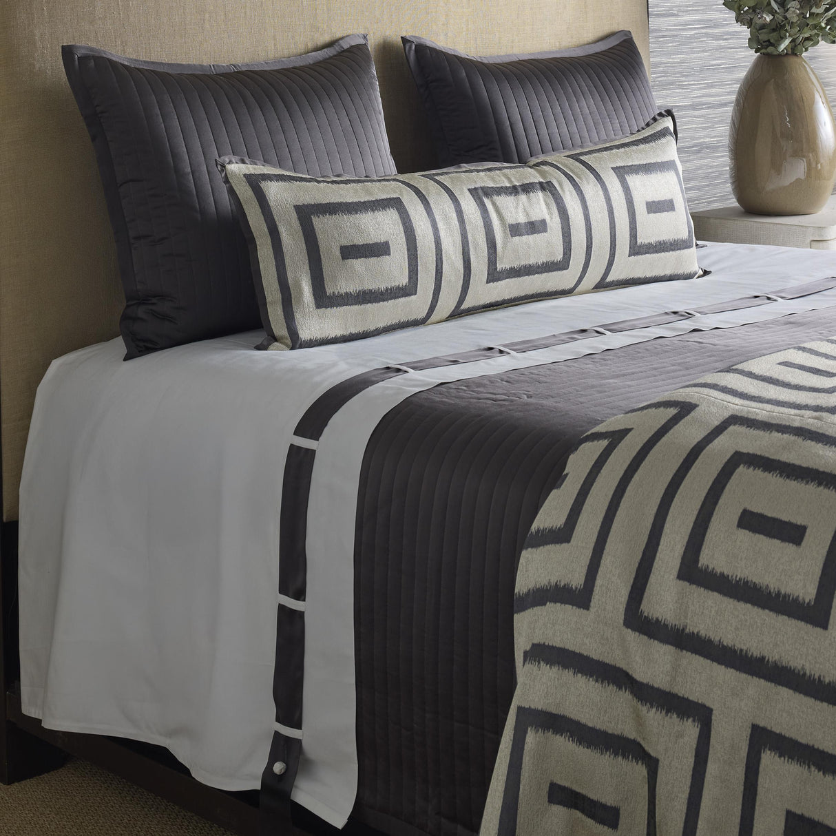 Ann Gish Charcoal/Pumice 94x52 Unmazed Throw