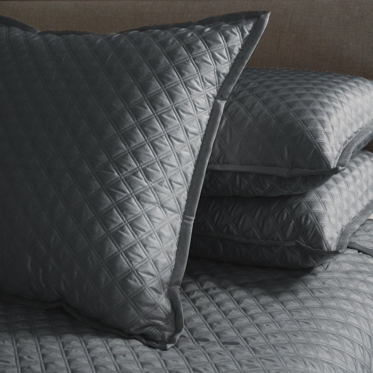 Ann Gish Charcoal Queen Double Diamond Coverlet Set - Charcoal