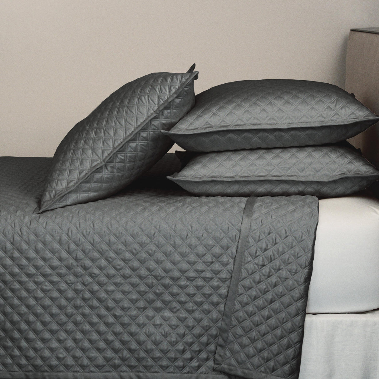 Ann Gish Charcoal Queen Double Diamond Coverlet Set - Charcoal