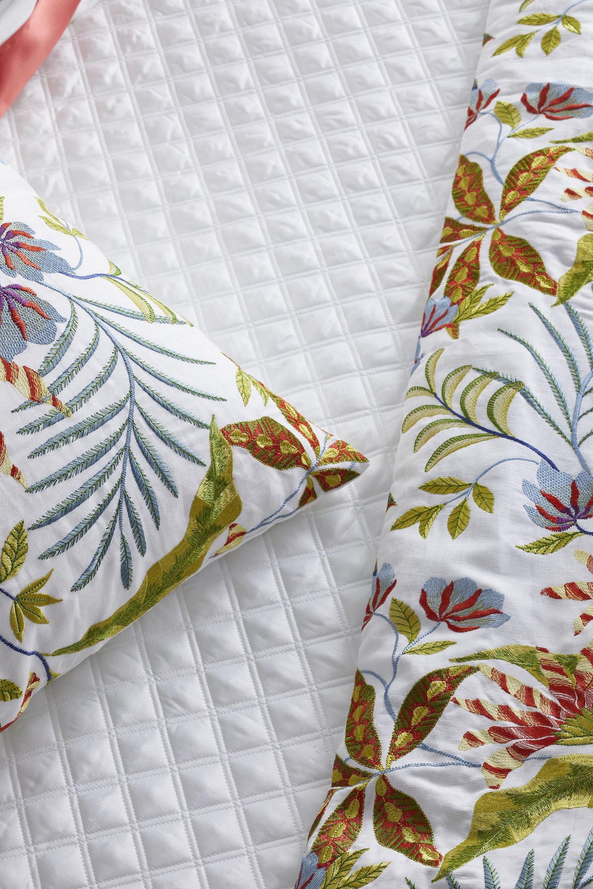 Ann Gish White Queen Double Diamond Coverlet Set - White