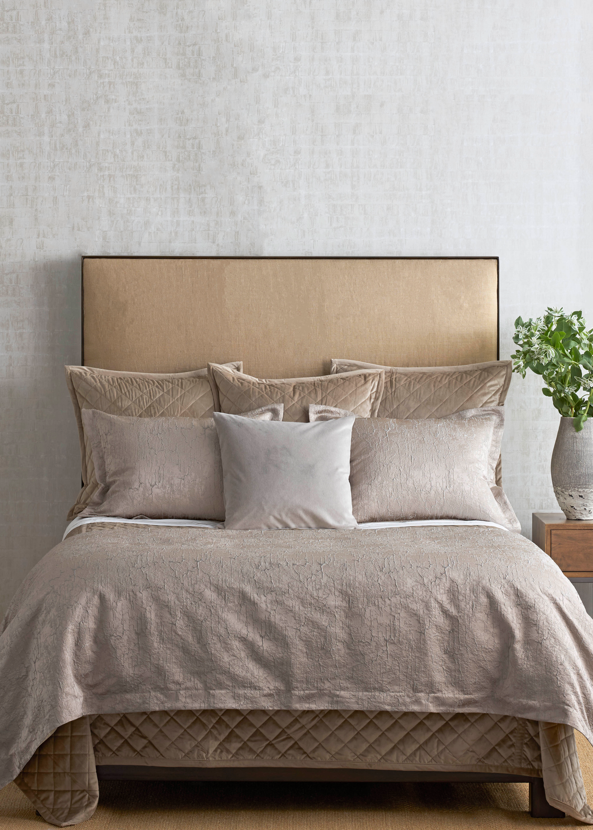 Ann Gish Grey King Allure Duvet Set