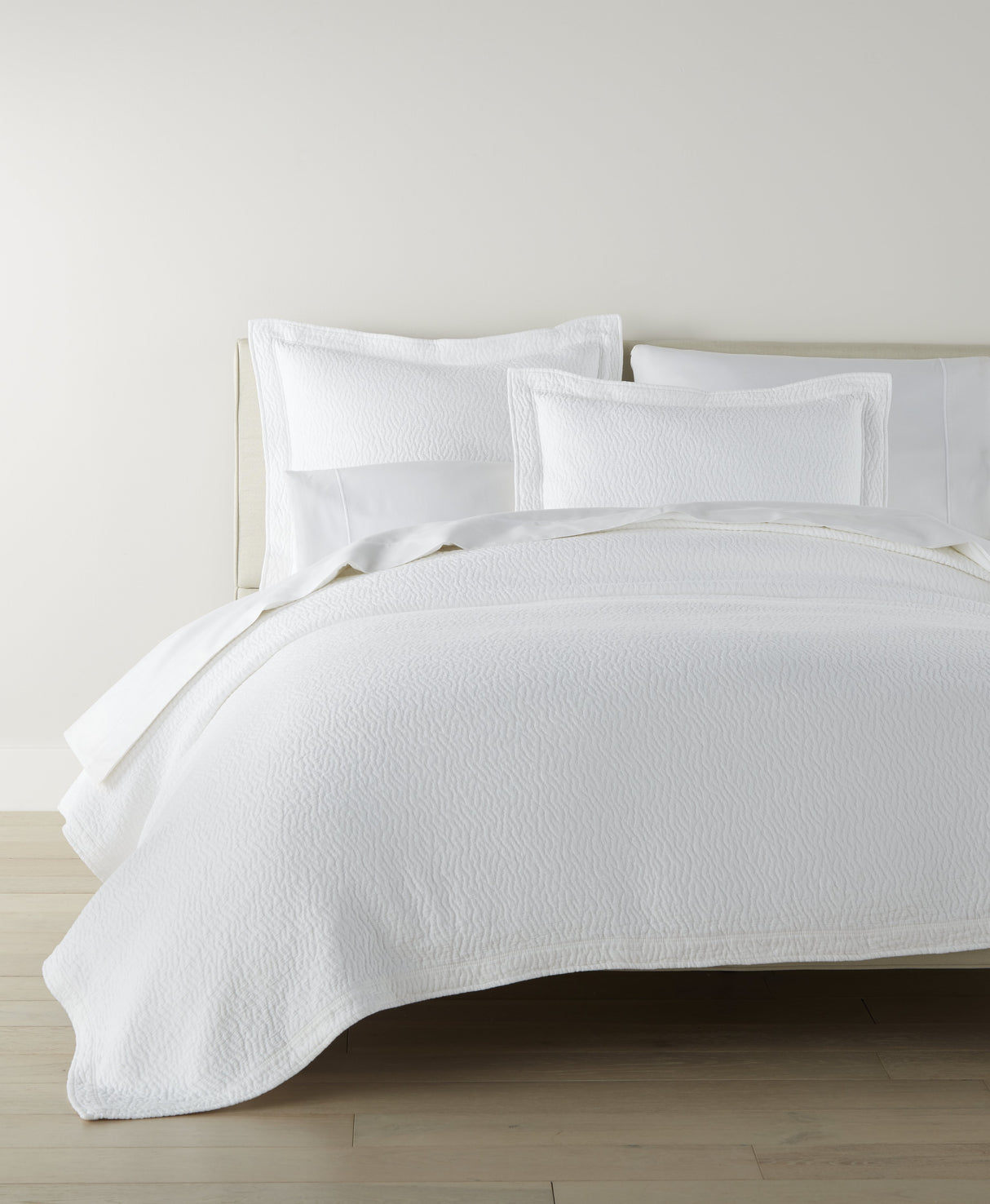 Peacock Alley MIA 26x26 EURO SHAM WHT