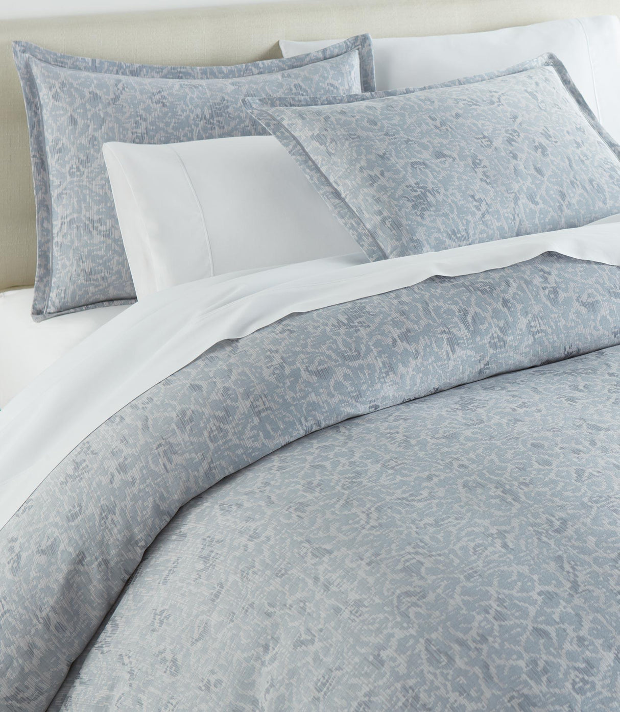 Peacock Alley RAVENNA 90x90 QUEEN DUVET BLUE