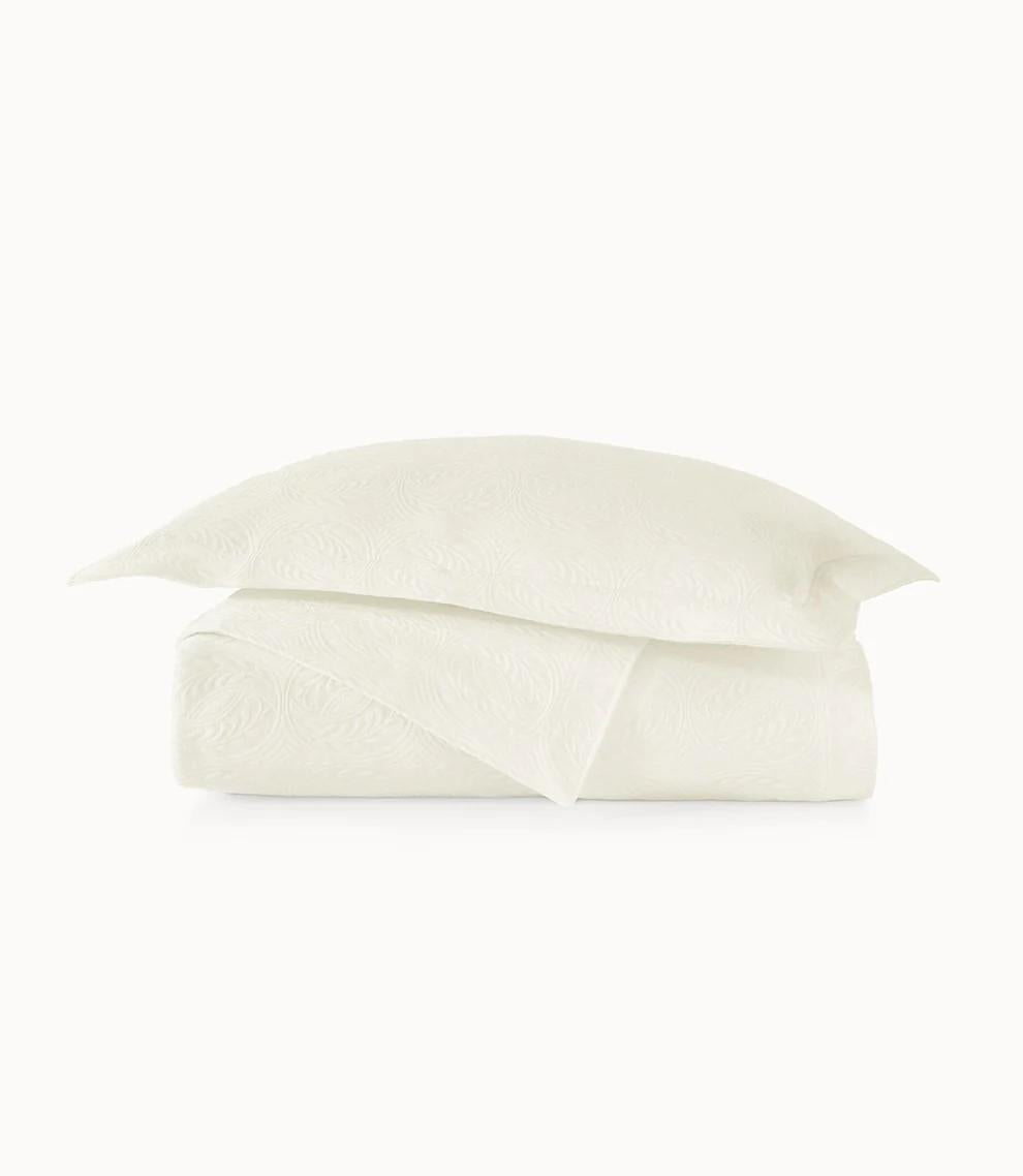 Peacock Alley VIENNA 115x98 KING COVERLET IVORY