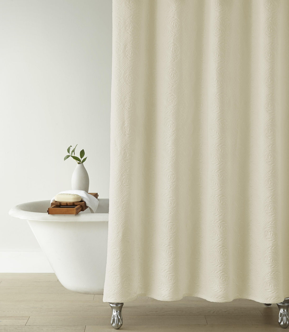 Peacock Alley VIENNA 72x72 SHOWER CURTAIN IVORY