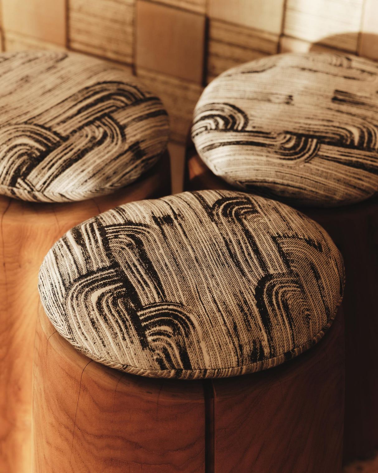 Lee Jofa CRESCENT WEAVE OBSIDIAN Upholstery Fabric