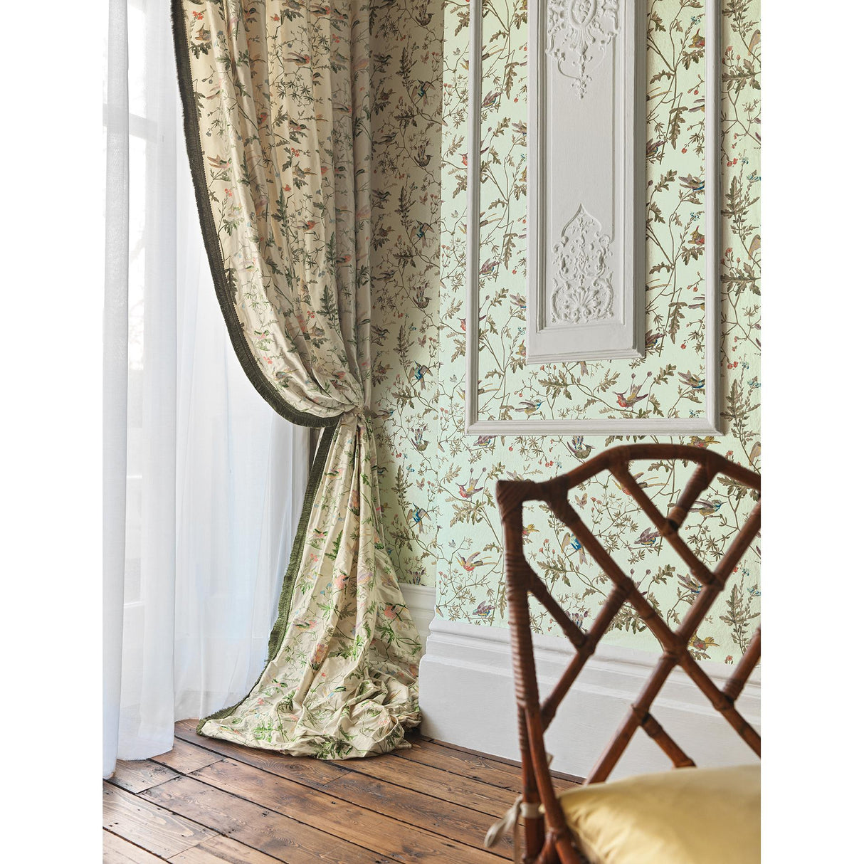 Cole & Son HUMMINGBIRDS SPA/MULTI Wallpaper