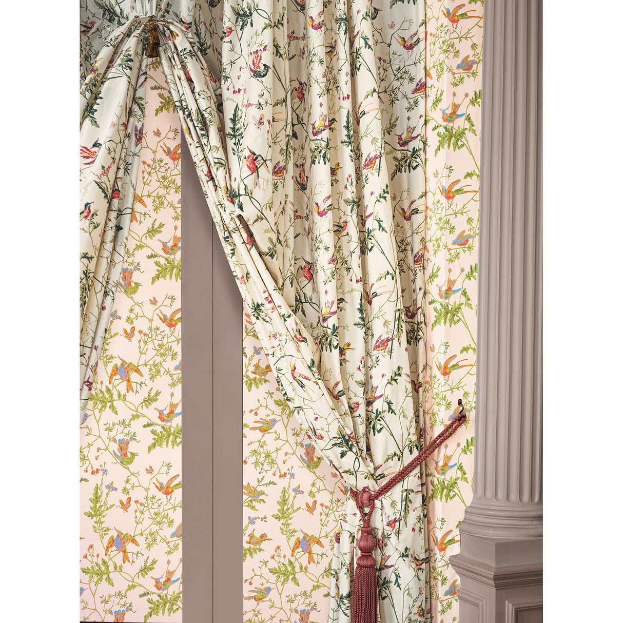 Cole & Son HUMMINGBIRDS BLUSH/BLUE Wallpaper