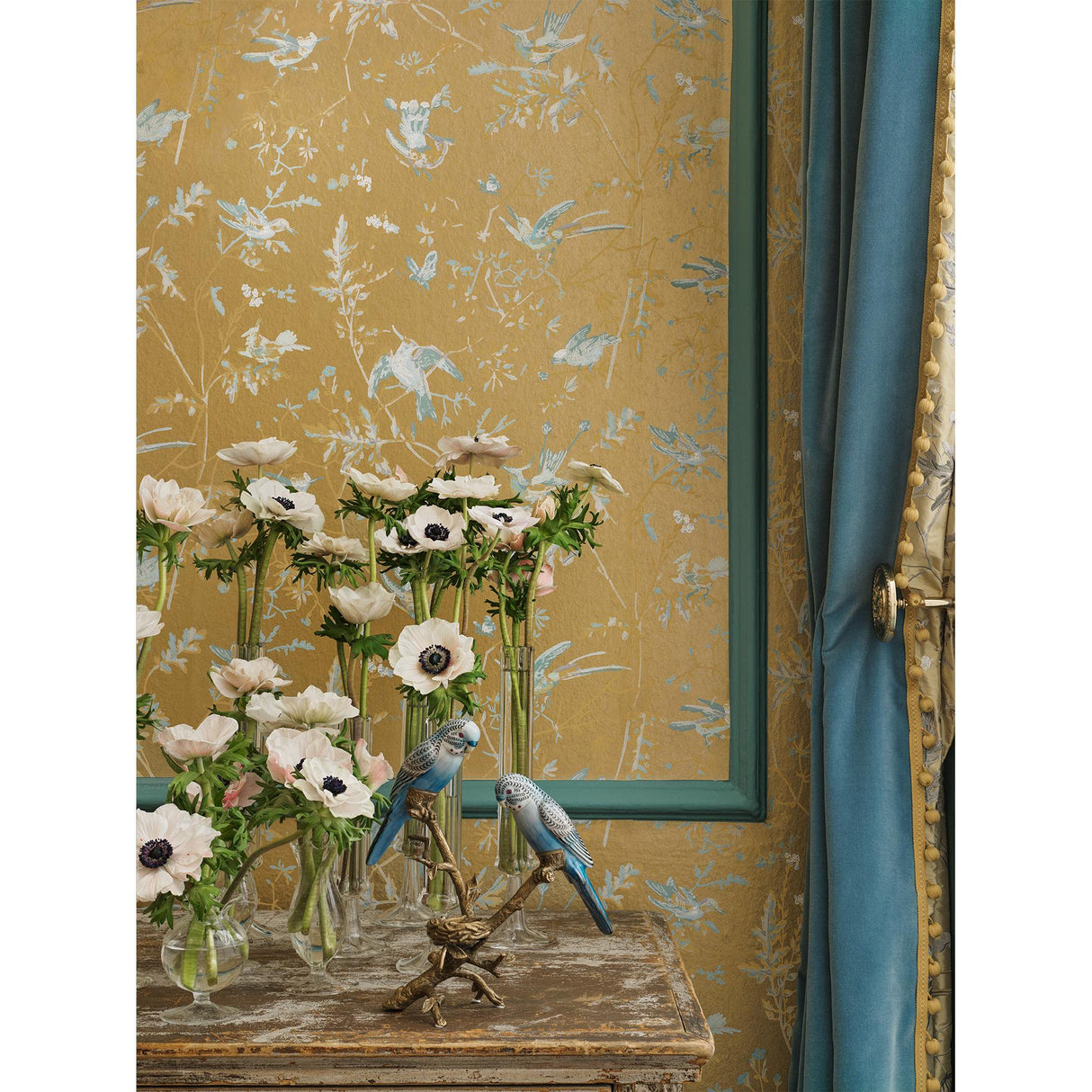 Cole & Son HUMMINGBIRDS GREY/GOLD Wallpaper