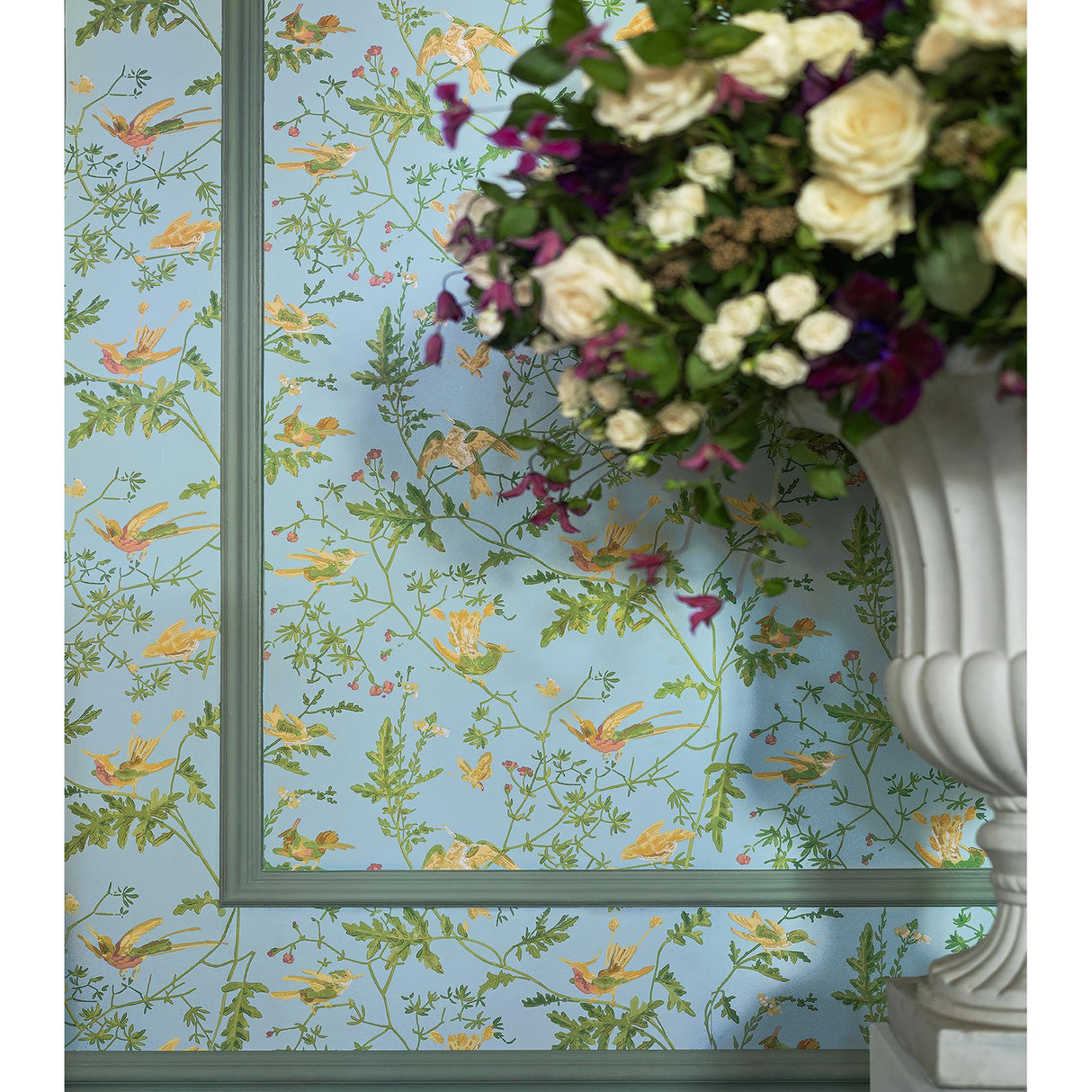 Cole & Son HUMMINGBIRDS YELLOW/BLUE Wallpaper