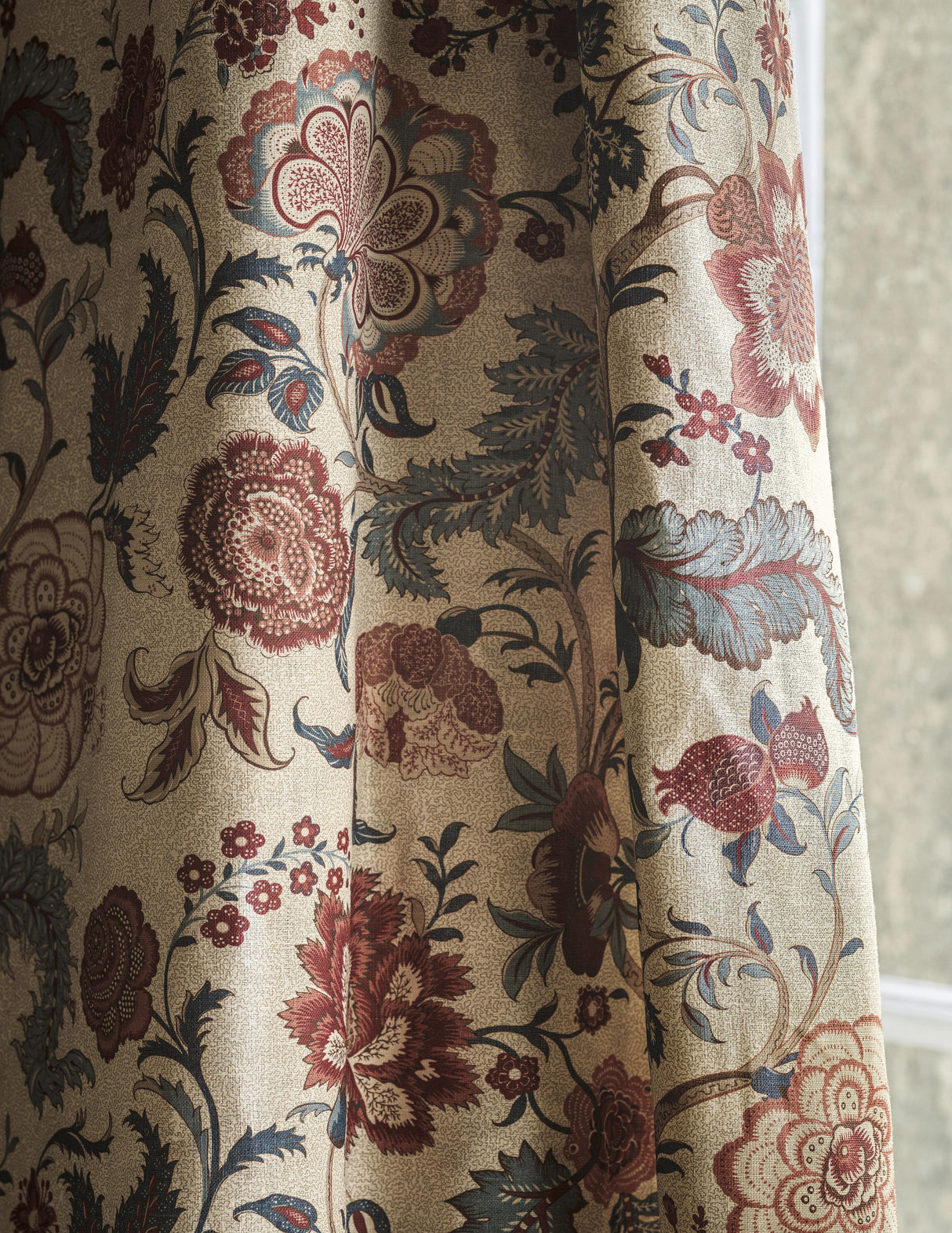 Sanderson Salisbury Jacobean Madder Rose Fabric