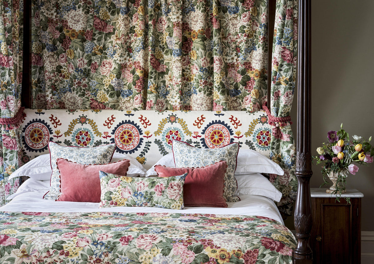 Sanderson Annabel`s Suzani Sapphire/Ruby Fabric