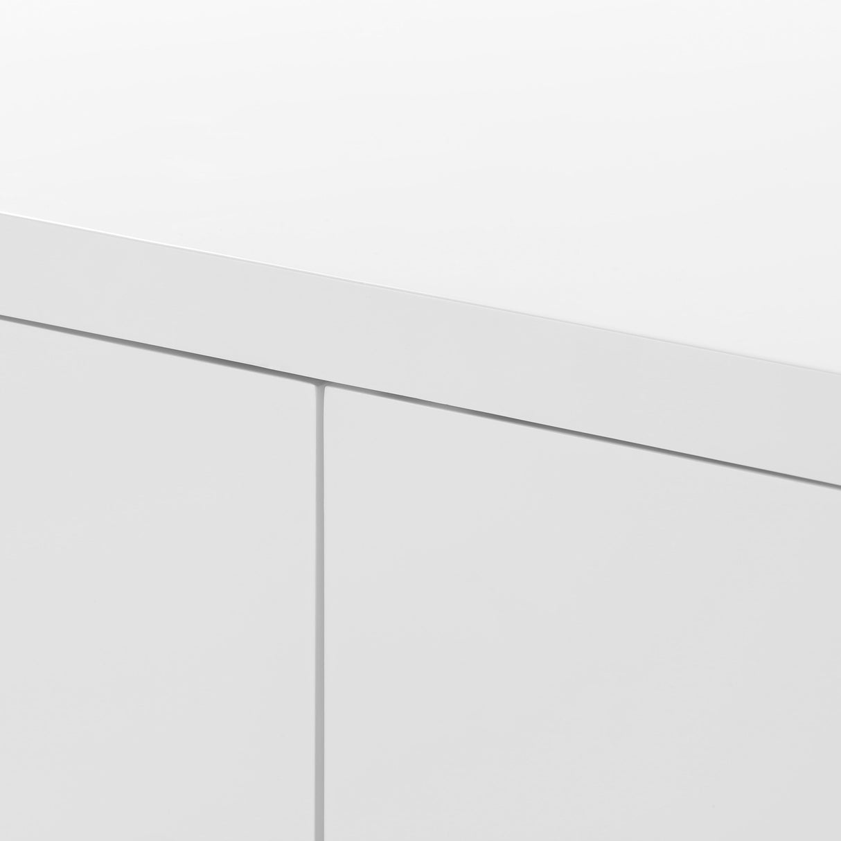 Villa & House White Pearl Bryant Extra Large 6-Drawer