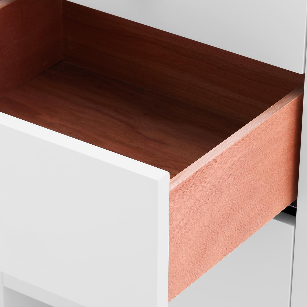 Villa & House Chiffon White Morgan 3-Drawer Side Table