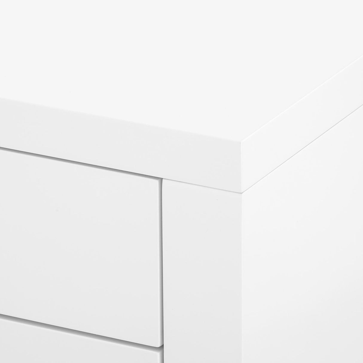 Villa & House Chiffon White Morgan 3-Drawer Side Table