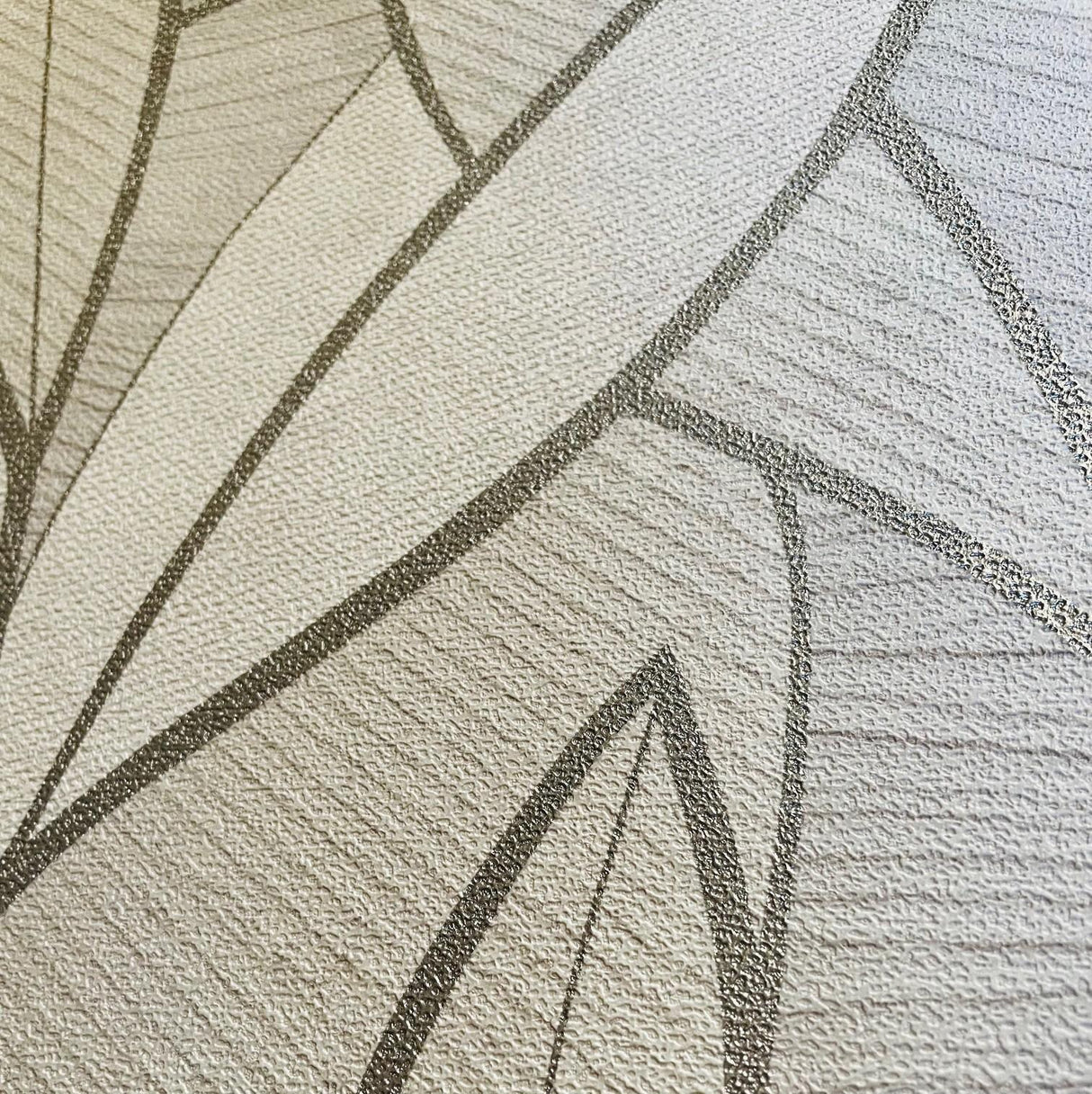 Veer Decor Carved Leaf White Wallpaper