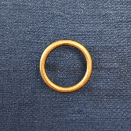 Worlds Away Bath Vanity In Textured Navy Linen W/ Ant. Brass Hardware, White Marble Top, And Porcelain Sink