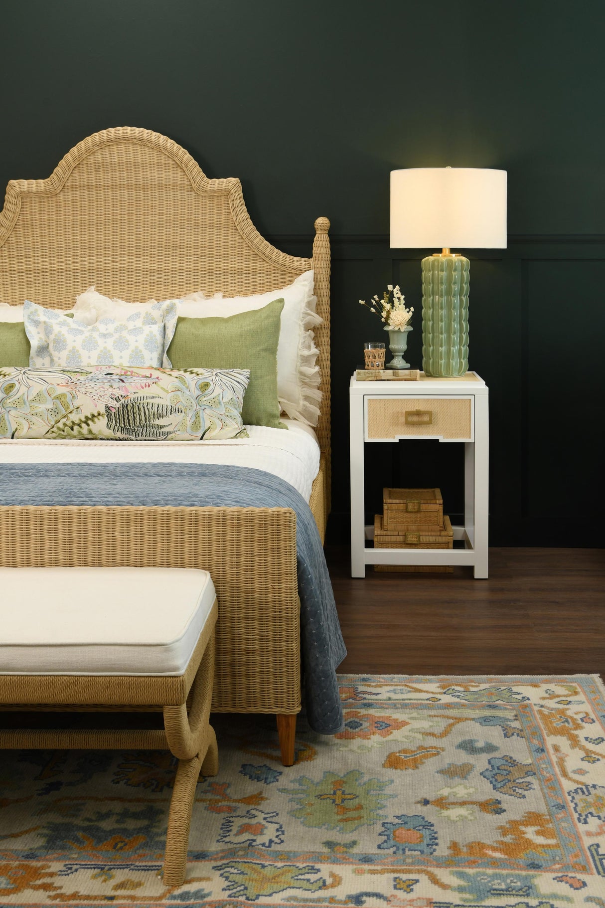 Worlds Away Bed Frame With Arched Headboard, Side Rails, And Footboard In Rattan With Wood Feet, Queen Size