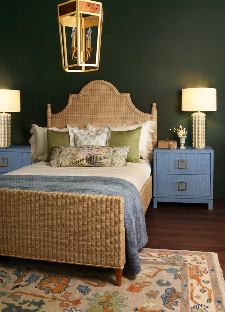 Worlds Away Bed Frame With Arched Headboard, Side Rails, And Footboard In Rattan With Wood Feet, Queen Size