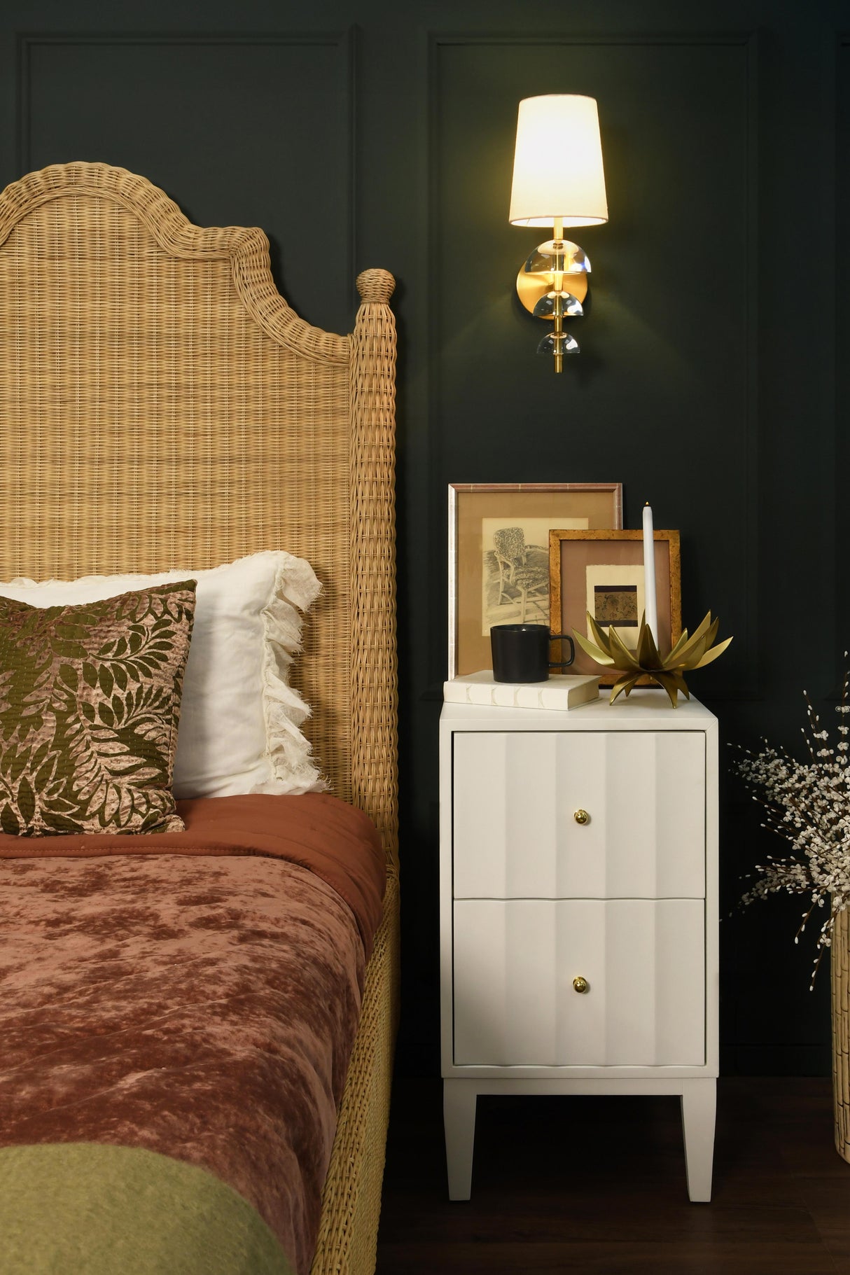 Worlds Away Bed Frame With Arched Headboard, Side Rails, And Footboard In Rattan With Wood Feet, Twin Size