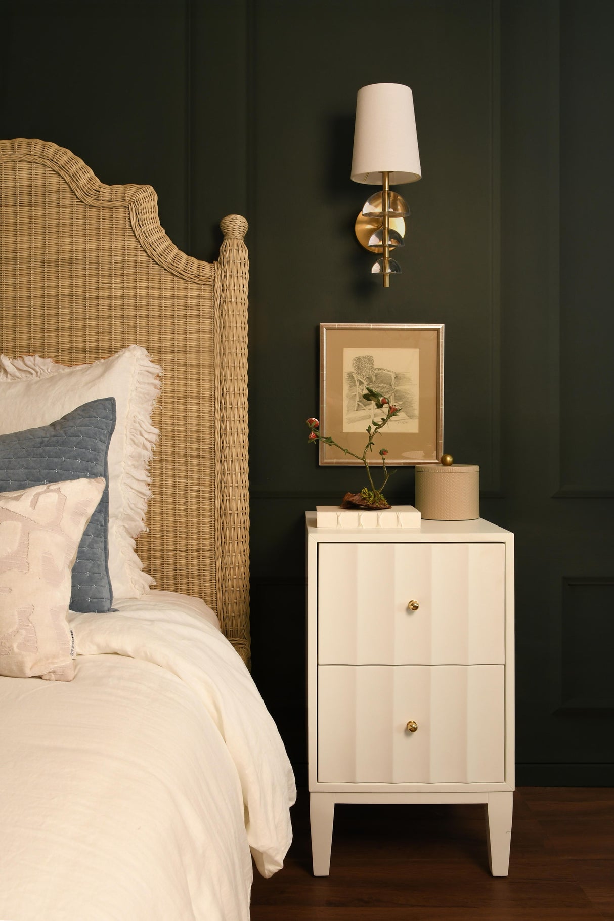 Worlds Away Bed Frame With Arched Headboard, Side Rails, And Footboard In Rattan With Wood Feet, Twin Size