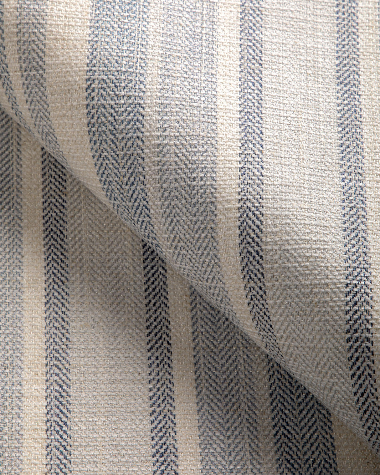 Kravet DESIGN 37462 516 Upholstery Fabric