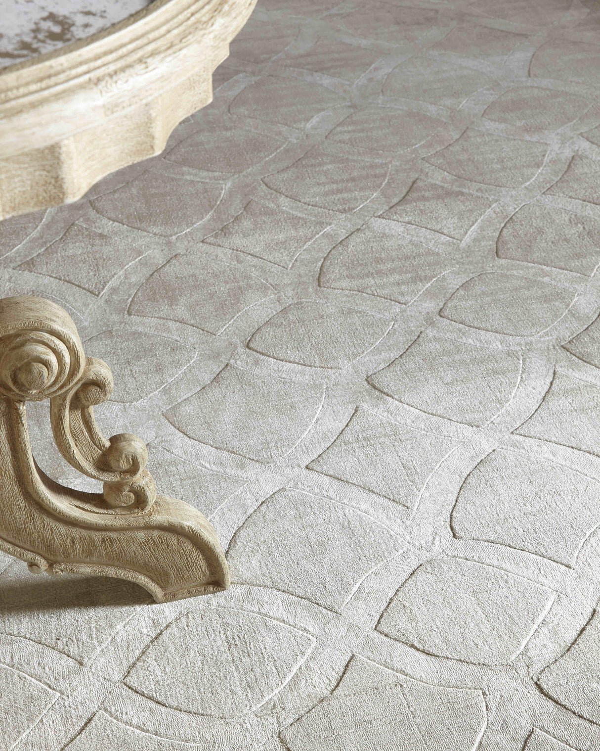 Exquisite Rugs Smooch Geo Hand Loomed Bamboo Silk in 10003 Light Beige 6' x 9' Area Rug