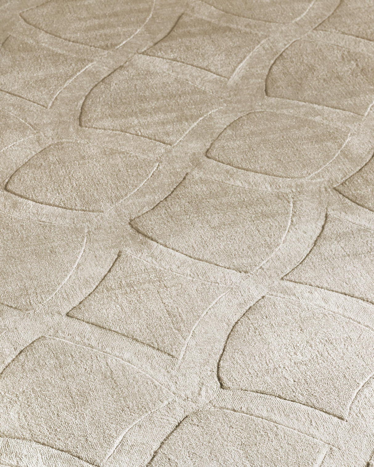Exquisite Rugs Smooch Geo Hand Loomed Bamboo Silk in 10003 Light Beige 6' x 9' Area Rug