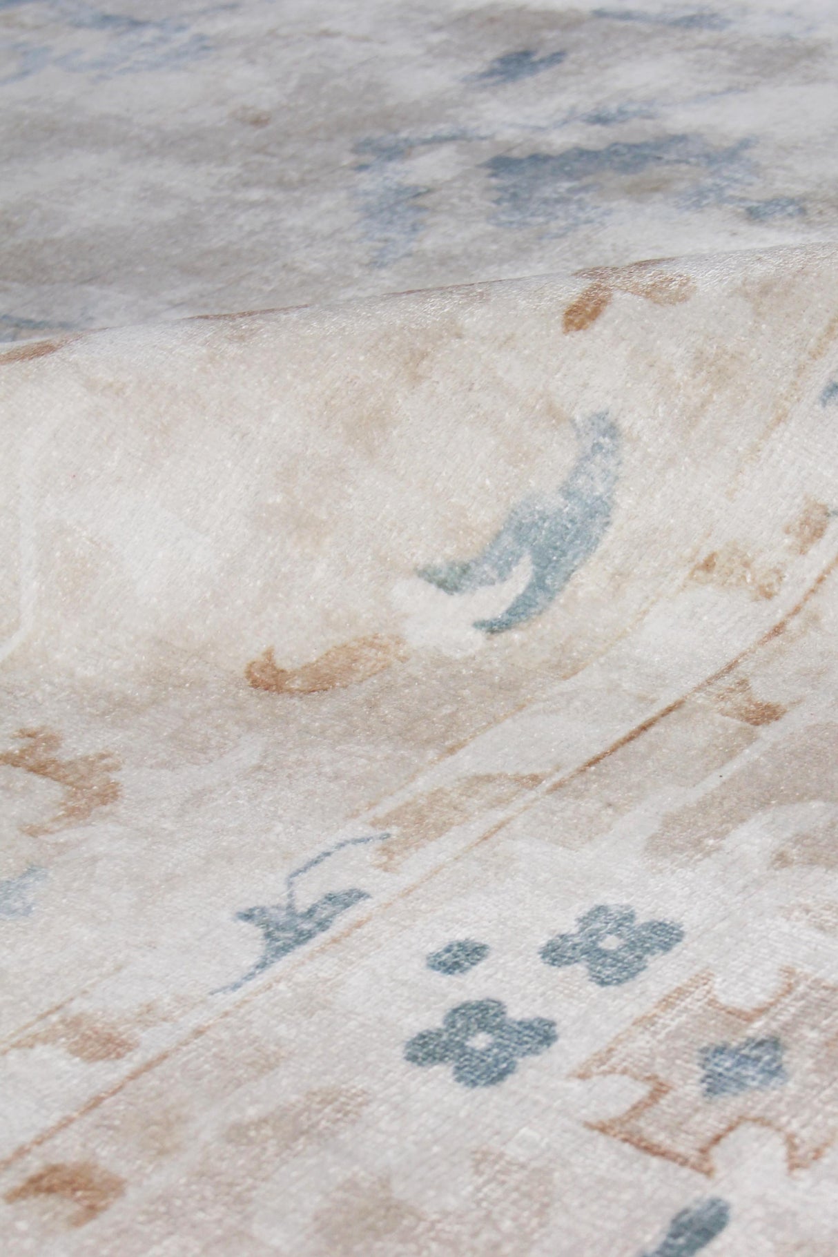 Exquisite Rugs Koda Hand Loomed Bamboo Silk in 2130 Ivory 8' x 10' Area Rug
