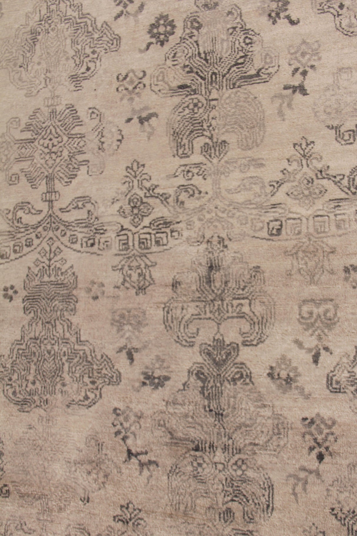 Exquisite Rugs Lisbon Hand Knotted Bamboo Silk in 2122 Ivory 14' x 10' Area Rug