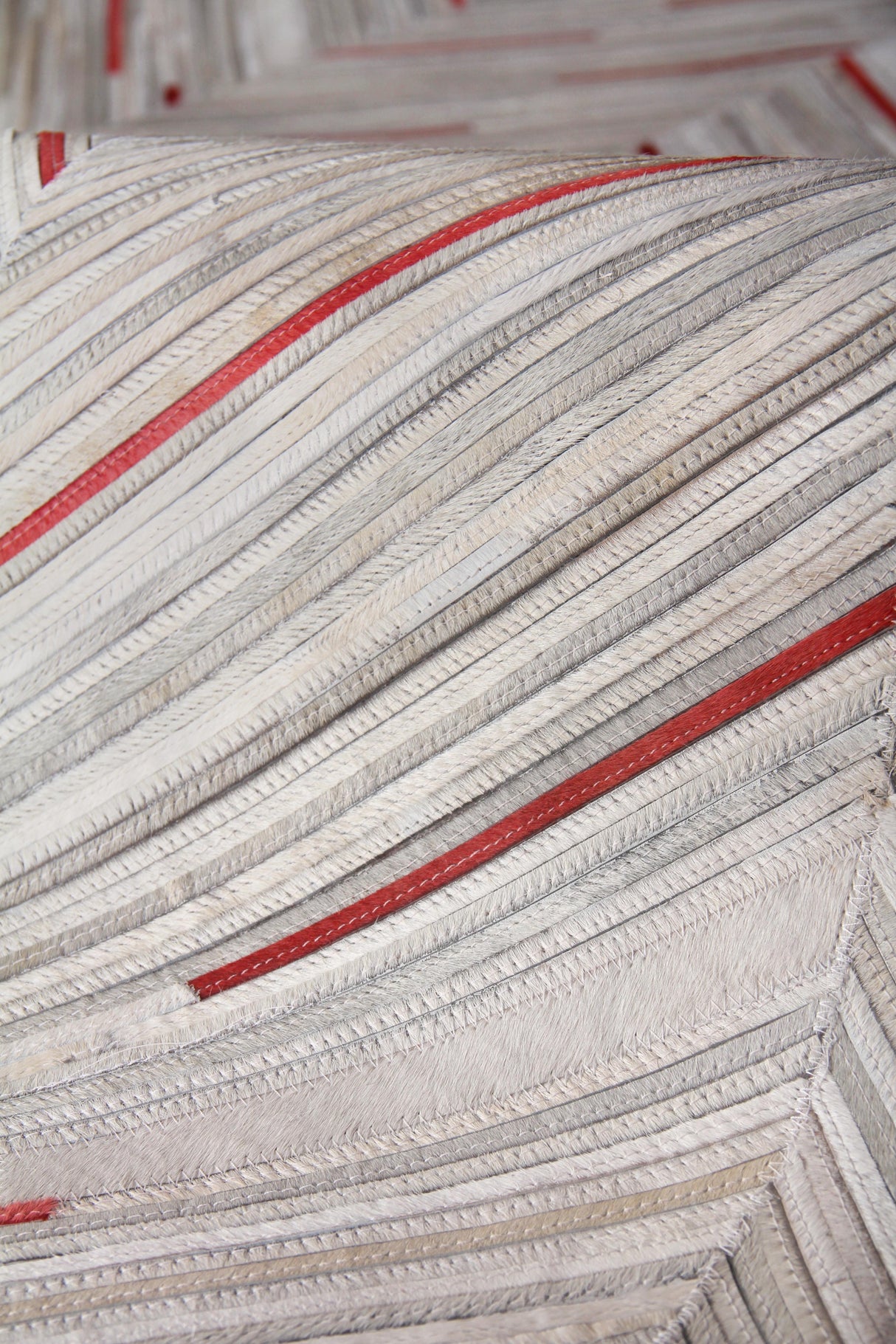 Exquisite Rugs Natural Hide Handmade Leather Hide in 2138 Ivory/Beige/Red/Multi 8' x 10' Area Rug