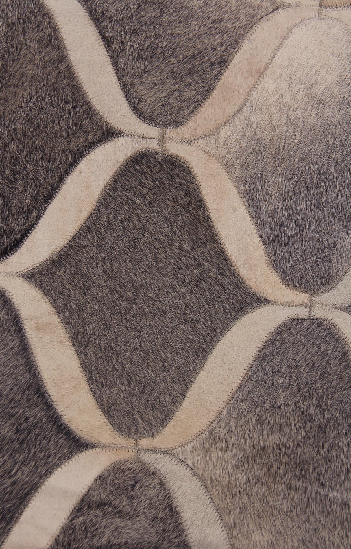 Exquisite Rugs Natural Hide Handmade Leather Hide in 2152 Dark Gray/Multi 8' x 10' Area Rug