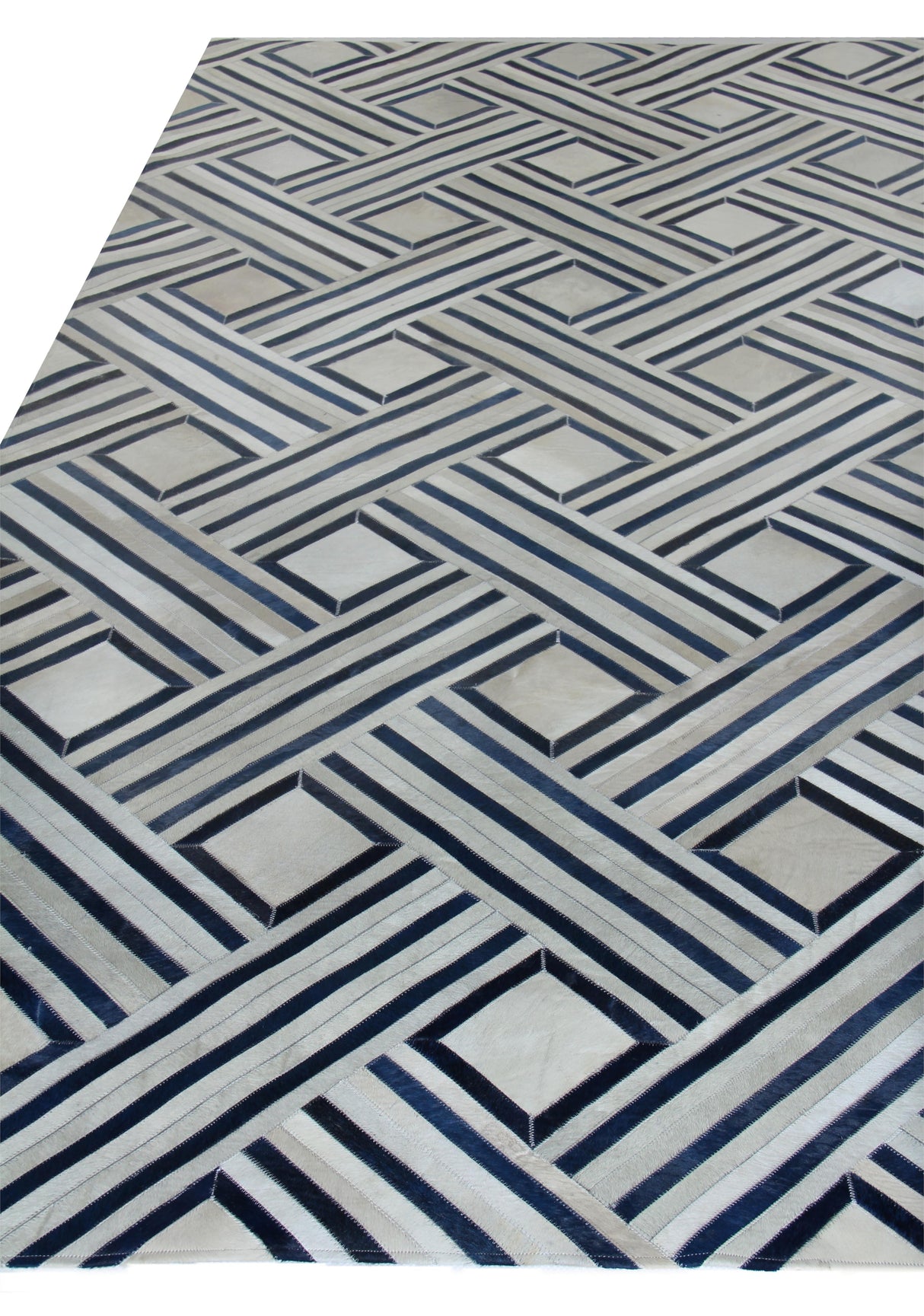 Exquisite Rugs Natural Hide Handmade Leather Hide in 2167 Ivory/Blue/Multi 5' x 8' Area Rug