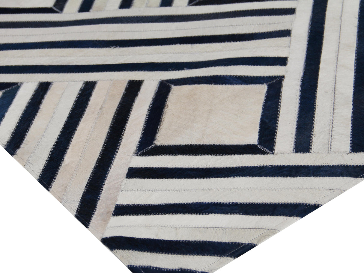 Exquisite Rugs Natural Hide Handmade Leather Hide in 2167 Ivory/Blue/Multi 5' x 8' Area Rug