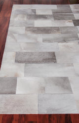 Exquisite Rugs Natural Hide Handmade Leather Hide in 2189 Silver/Gray 5' x 8' Area Rug