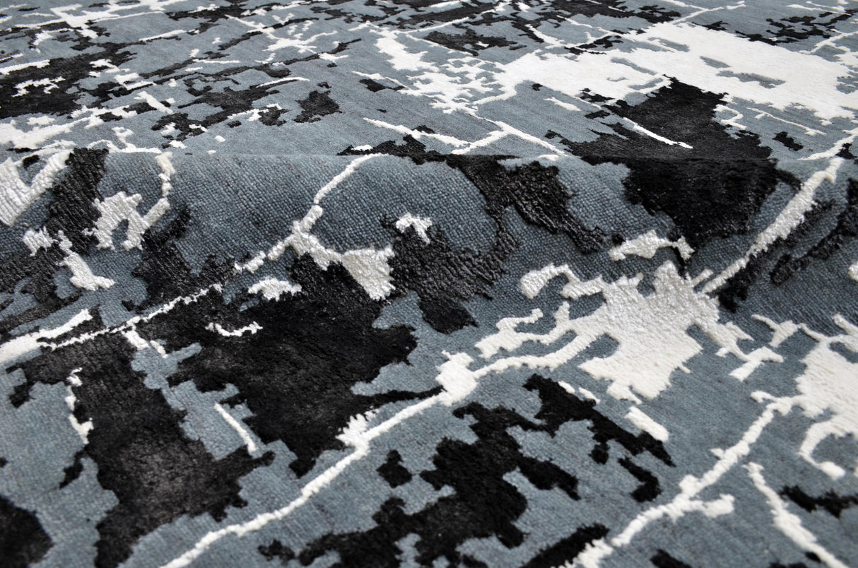 Exquisite Rugs Cecily Hand Knotted Wool/Bamboo Silk in 2201 Black/Gray 8' x 10' Area Rug