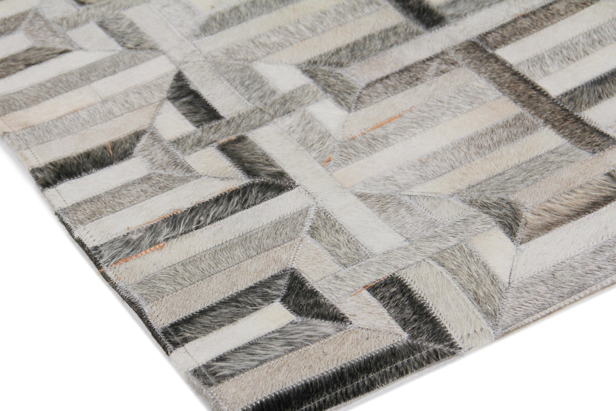 Exquisite Rugs Natural Hide Handmade Leather Hide in 2202 Silver/Ivory 8' x 11' Area Rug