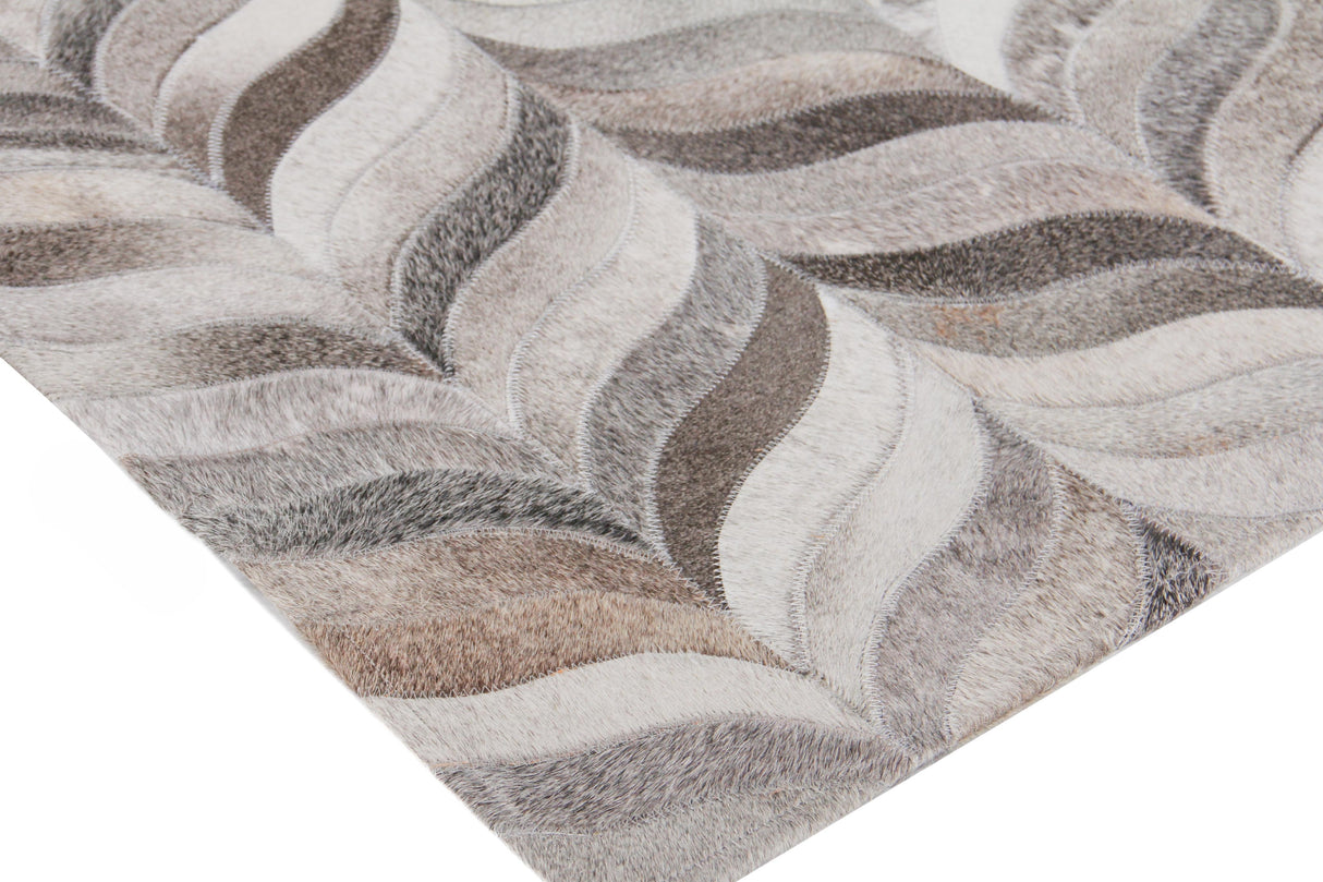 Exquisite Rugs Natural Hide Handmade Leather Hide in 2207 Silver 5' x 7' Area Rug