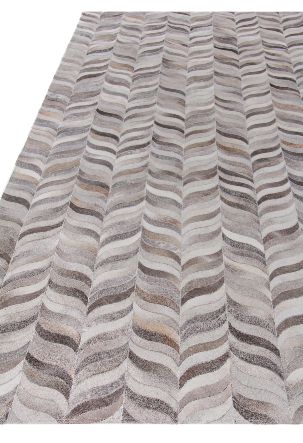 Exquisite Rugs Natural Hide Handmade Leather Hide in 2207 Silver 5' x 8' Area Rug
