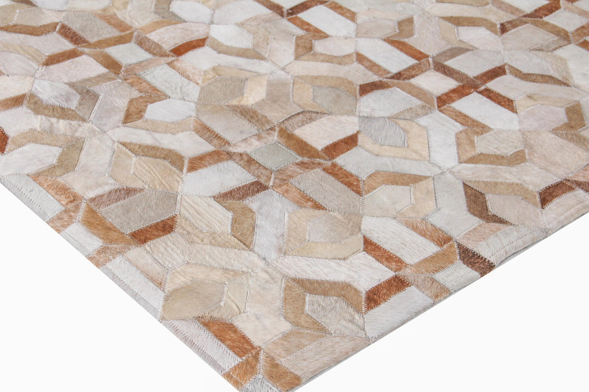 Exquisite Rugs Natural Hide Handmade Leather Hide in 2210 Beige/Ivory 5' x 8' Area Rug