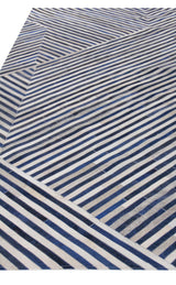 Exquisite Rugs Natural Hide Handmade Leather Hide in 2212 Navy/Ivory 6' x 9' Area Rug