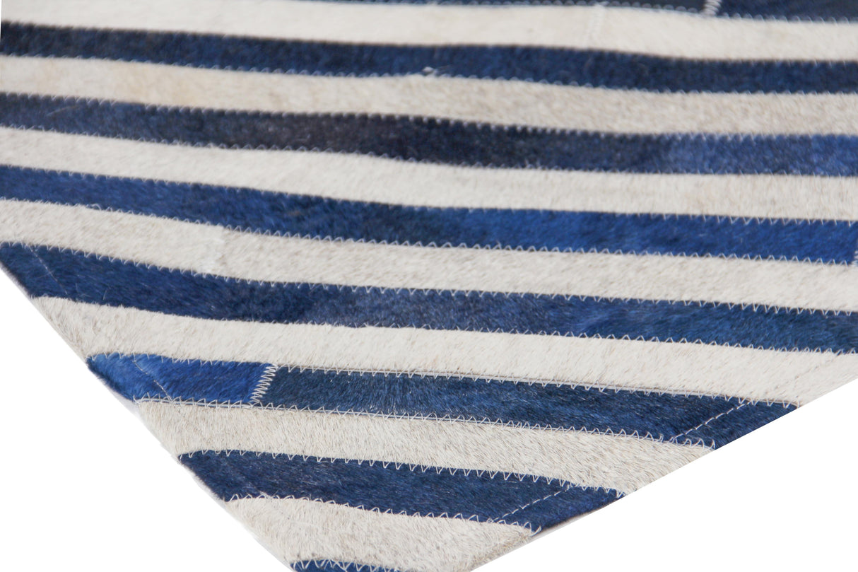 Exquisite Rugs Natural Hide Handmade Leather Hide in 2212 Navy/Ivory 6' x 9' Area Rug