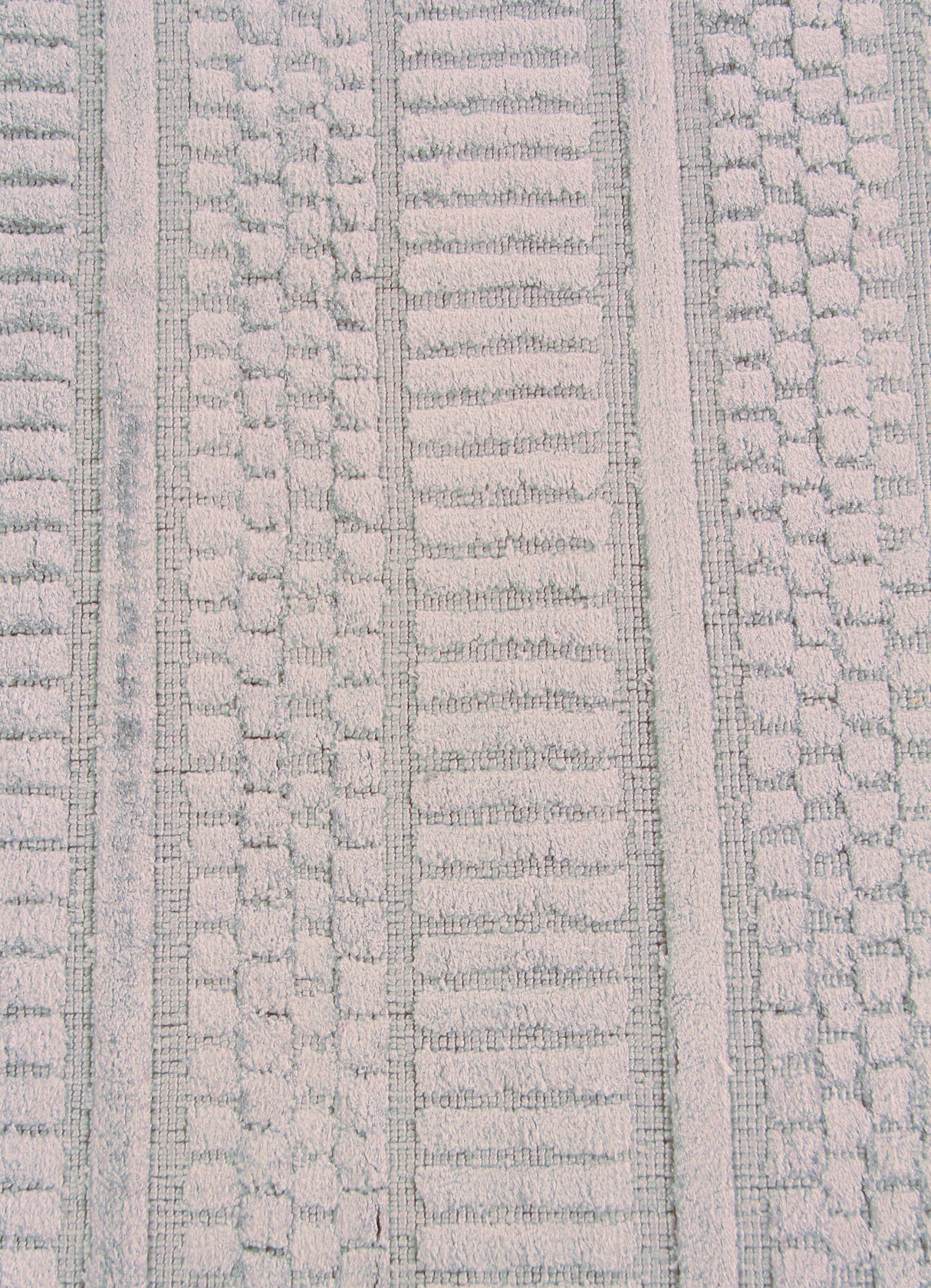 Exquisite Rugs Addison Hand Loomed Bamboo Silk in 2234 Aluminum 10' x 14' Area Rug