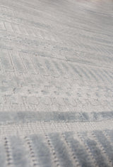 Exquisite Rugs Addison Hand Loomed Bamboo Silk in 2236 Ice Blue 8' x 10' Area Rug