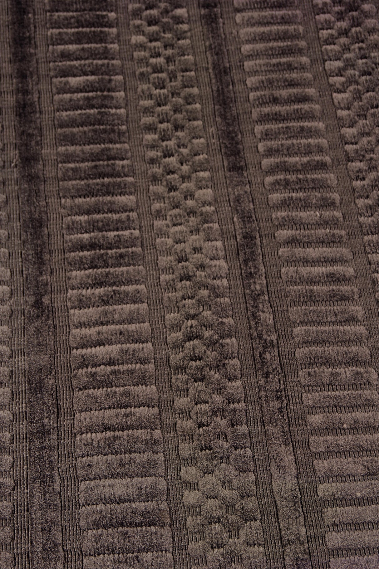 Exquisite Rugs Addison Hand Loomed Bamboo Silk in 2242 Brown 6' x 9' Area Rug