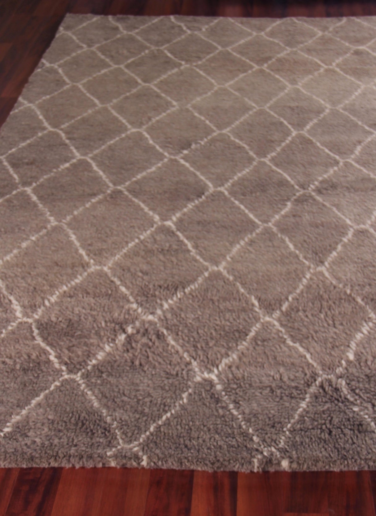 Exquisite Rugs Moroccan Hand Knotted New Zealand Wool in 2250 Brown 10' x 14' Area Rug