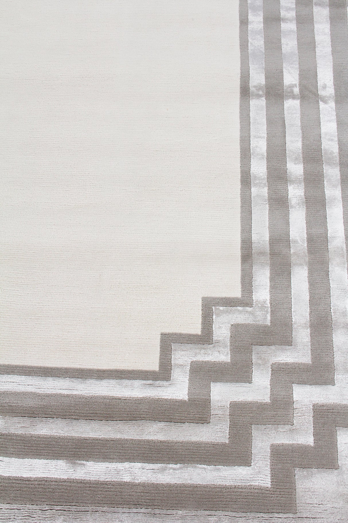 Exquisite Rugs Vero Hand Knotted Wool/Bamboo Silk in 2501 Ivory/Silver/Dark Gray 8' x 10' Area Rug