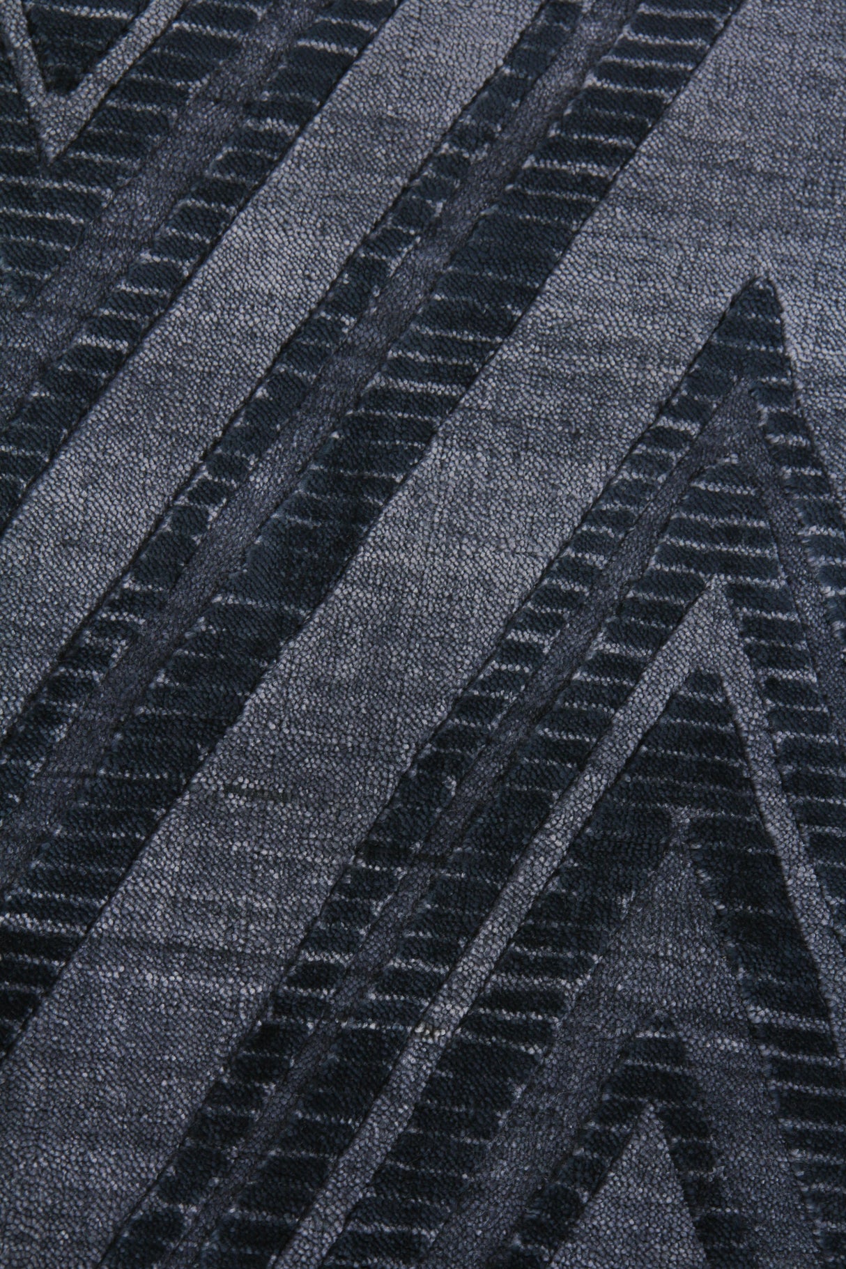 Exquisite Rugs Reflections Hand Loomed Bamboo Silk in 2523 Blue/Denim 8' x 10' Area Rug