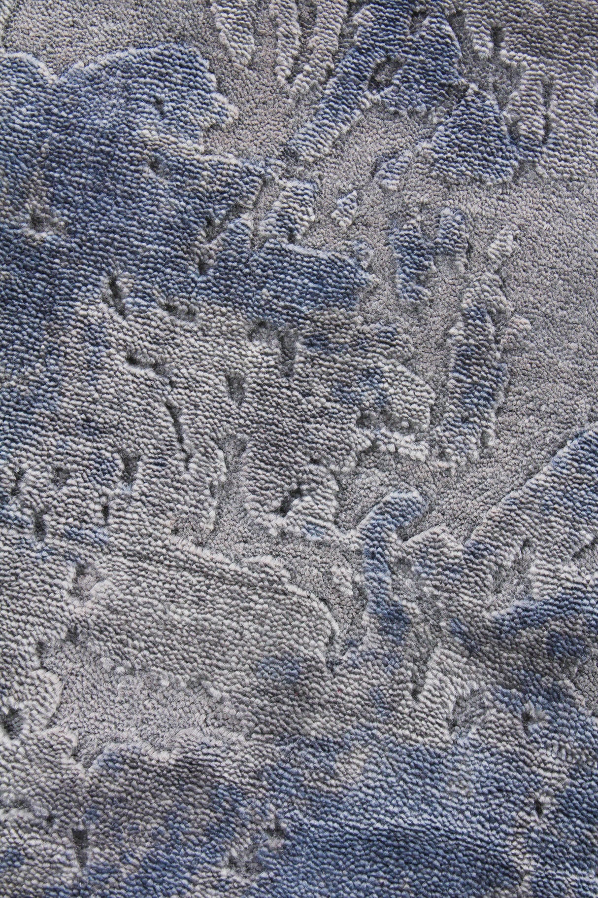 Exquisite Rugs Reflections Hand Loomed Bamboo Silk in 2533 Gray/Blue 8' x 10' Area Rug